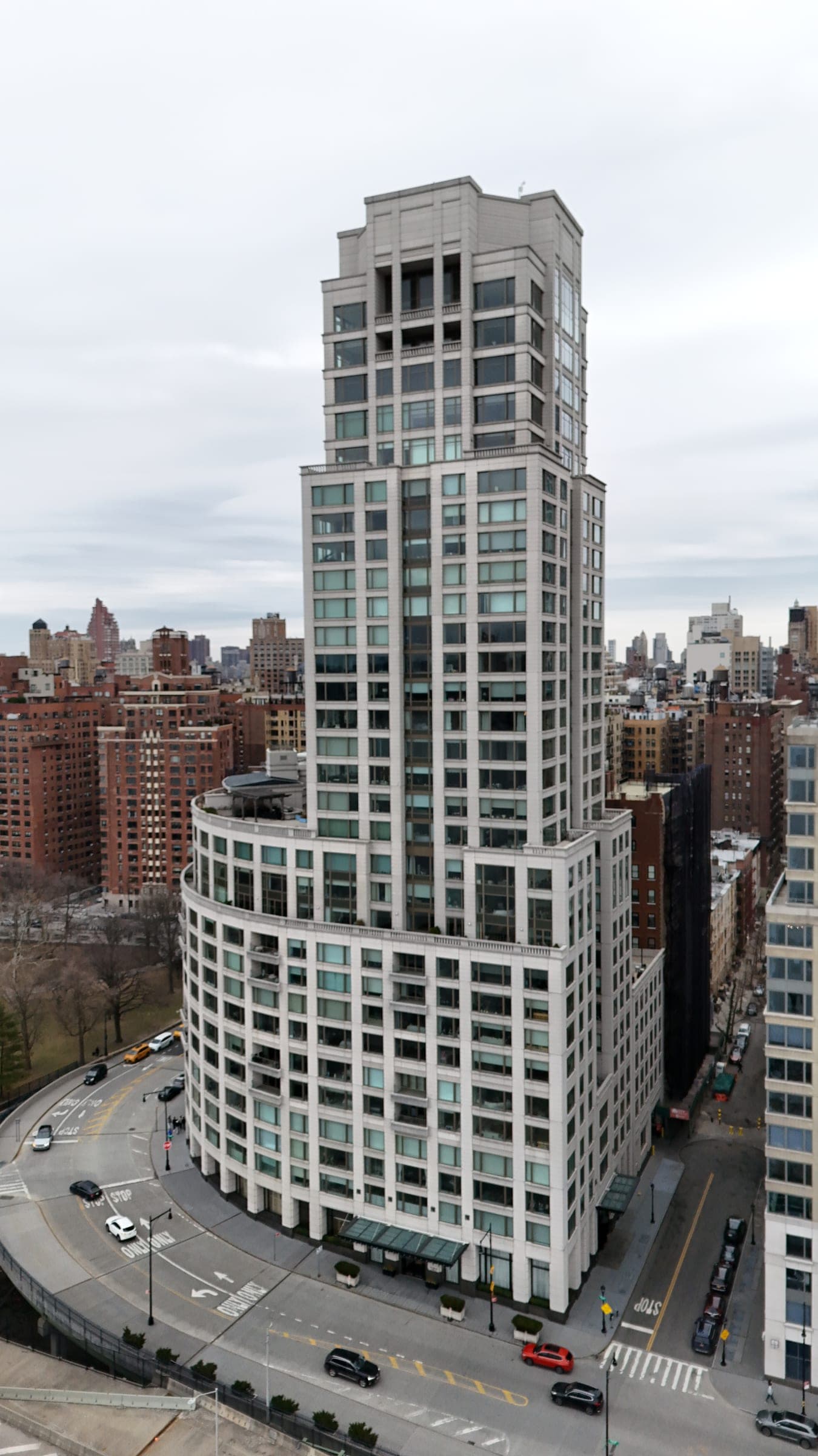240 Riverside Blvd