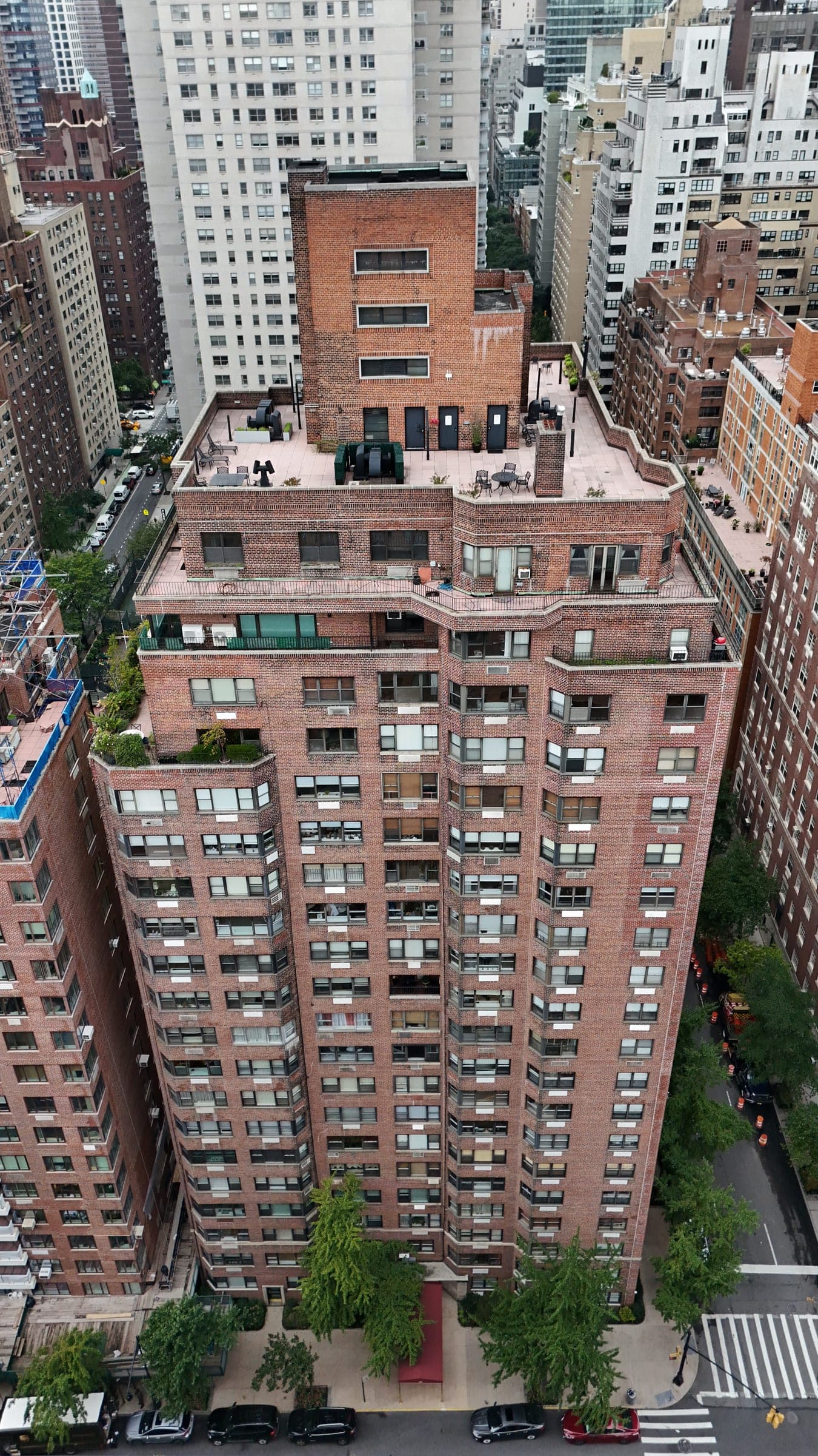 20 Sutton Place South
